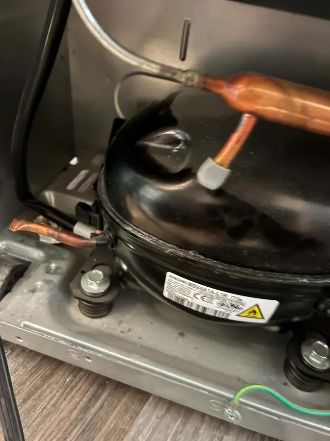 Samsung Refrigerator Compressor Service: We inspected the Samsung compressor and refrigerant lines at the back of the unit